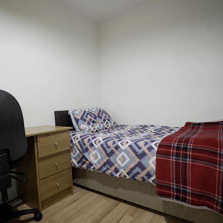 Elephant & Castle - Zone 2 - Private Rooms - Shared Bathroom ロンドン エクステリア 写真